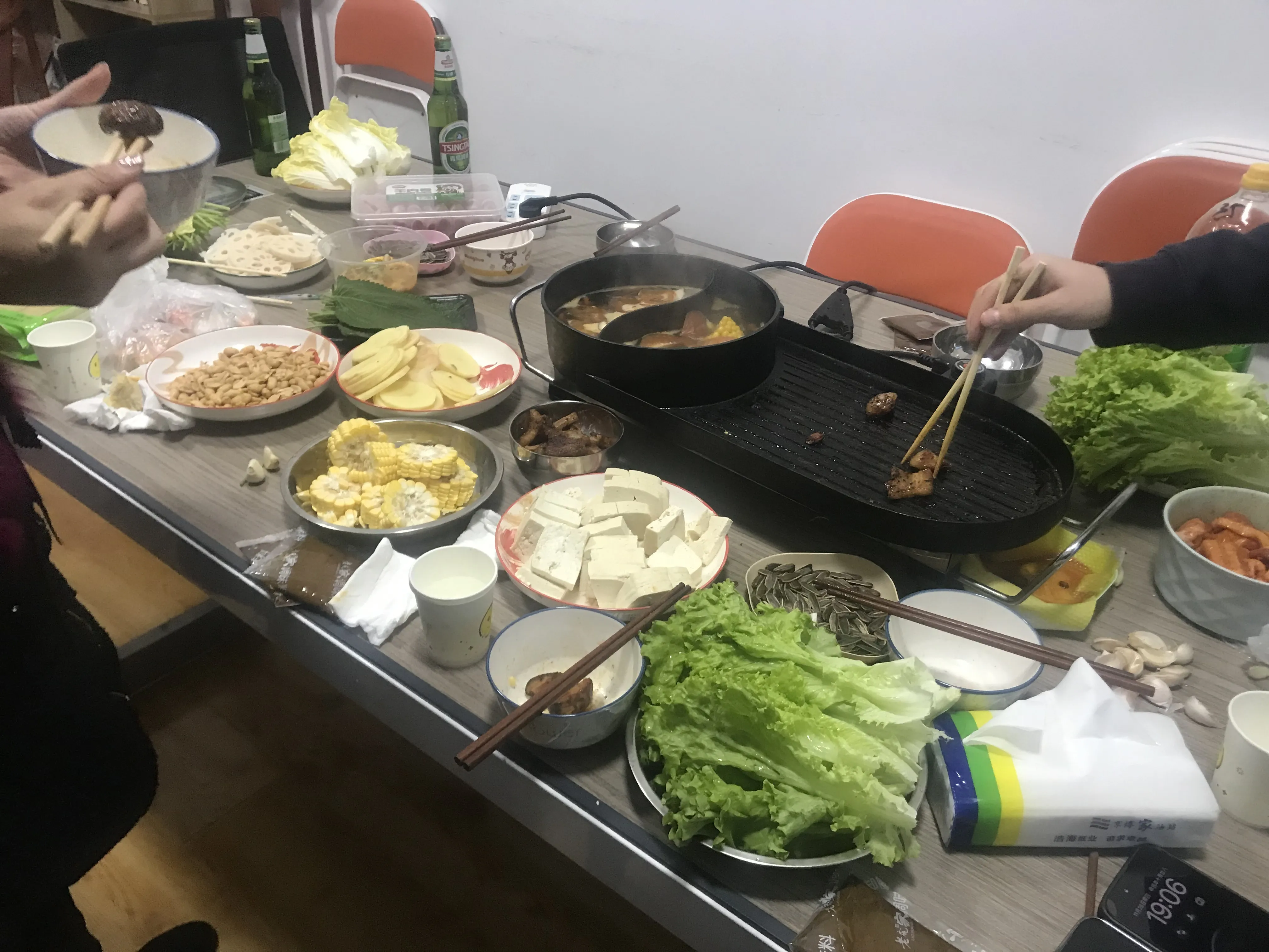 Equipe reunida para jantar