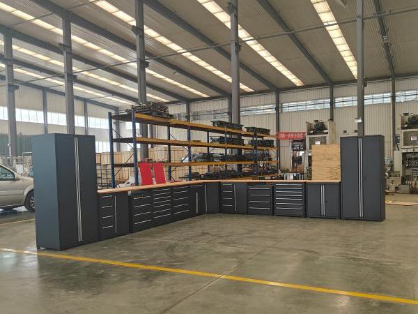 Armários organizadores de garagem de metal combinados